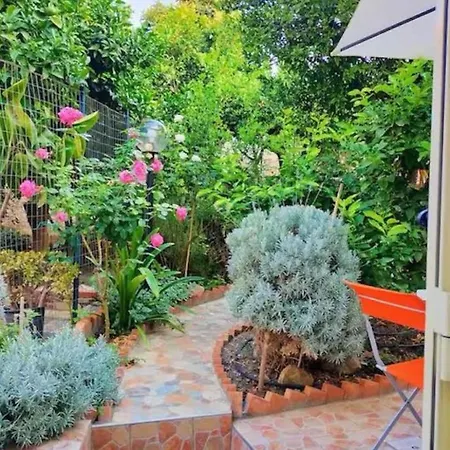 'the Garden By Interhome